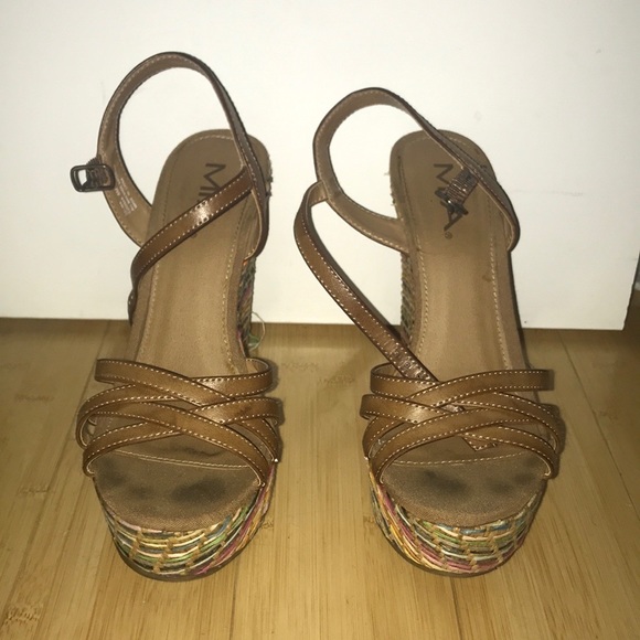 Tan Sandal Wedges - Picture 1 of 4